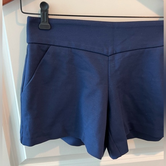 Lilly Pulitzer Short - Picture 5 of 15